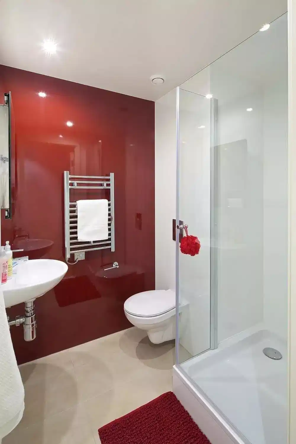 Bedroom?w=400&h=260&fit=crop&q=40&auto=format&trim=auto