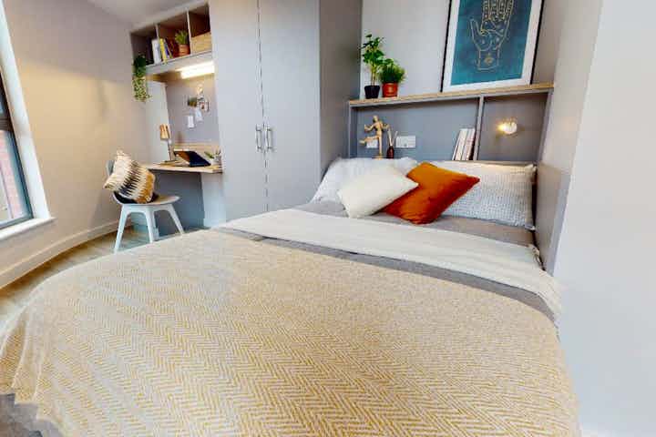 2 Bed Apartment Plus - Bedroom