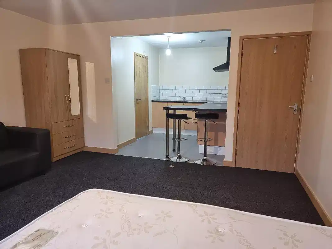 Kitchen?w=400&h=260&fit=crop&q=40&auto=format&trim=auto