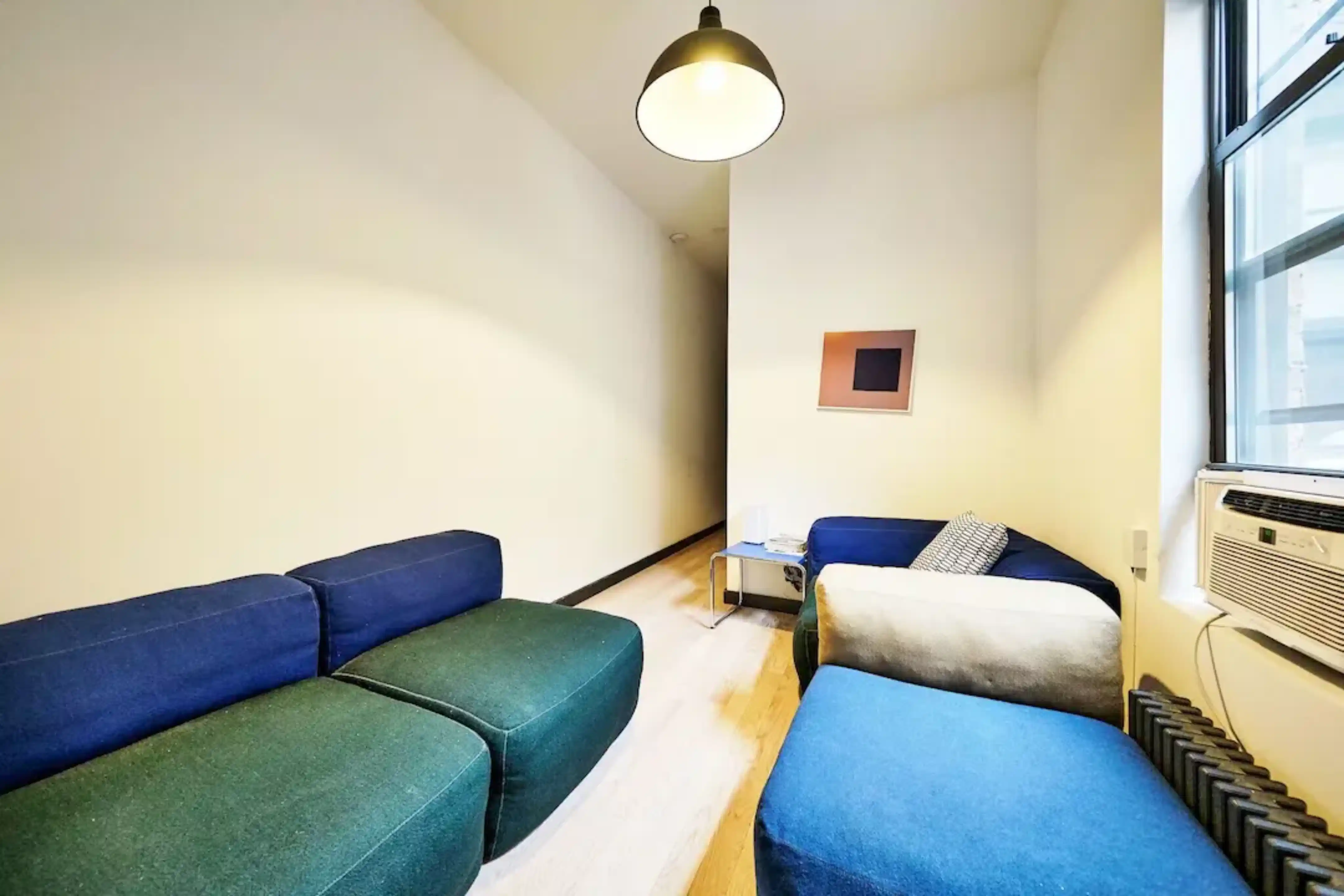 Common Area?w=400&h=260&fit=crop&q=40&auto=format&trim=auto