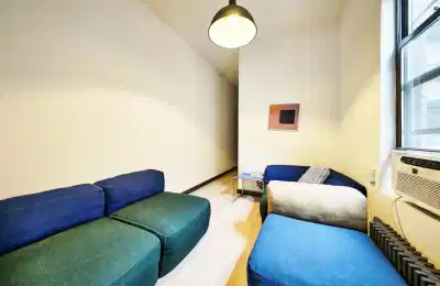 Common Area?w=400&h=260&fit=crop&q=40&auto=format&trim=auto