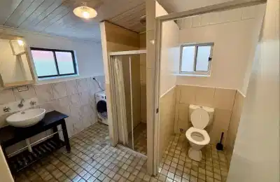 Exterior?w=400&h=260&fit=crop&q=40&auto=format&trim=auto