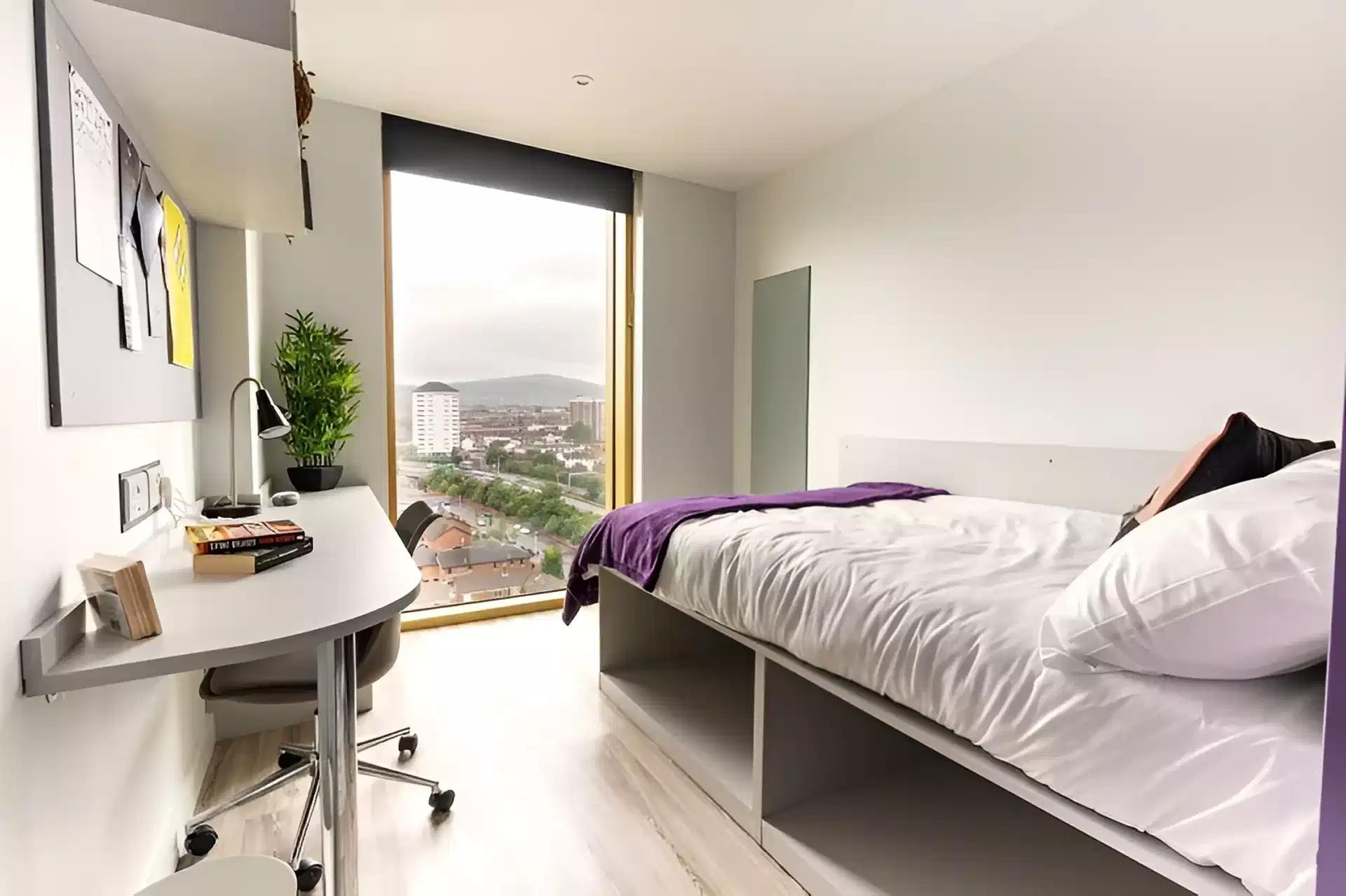 Amenities?w=400&h=260&fit=crop&q=40&auto=format&trim=auto