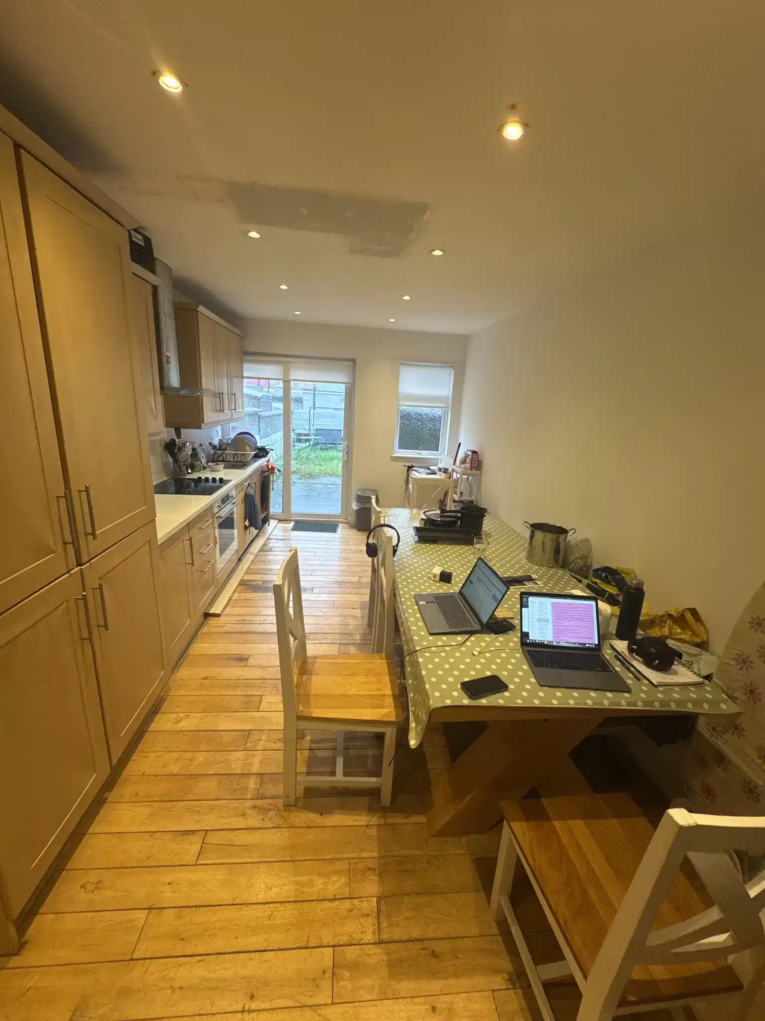 Room in a 3 Bedroom Apartment, 70 Nash St, Inchicore, Dublin 8, D08 W6NW - Dublin, Ireland - Kitchen
