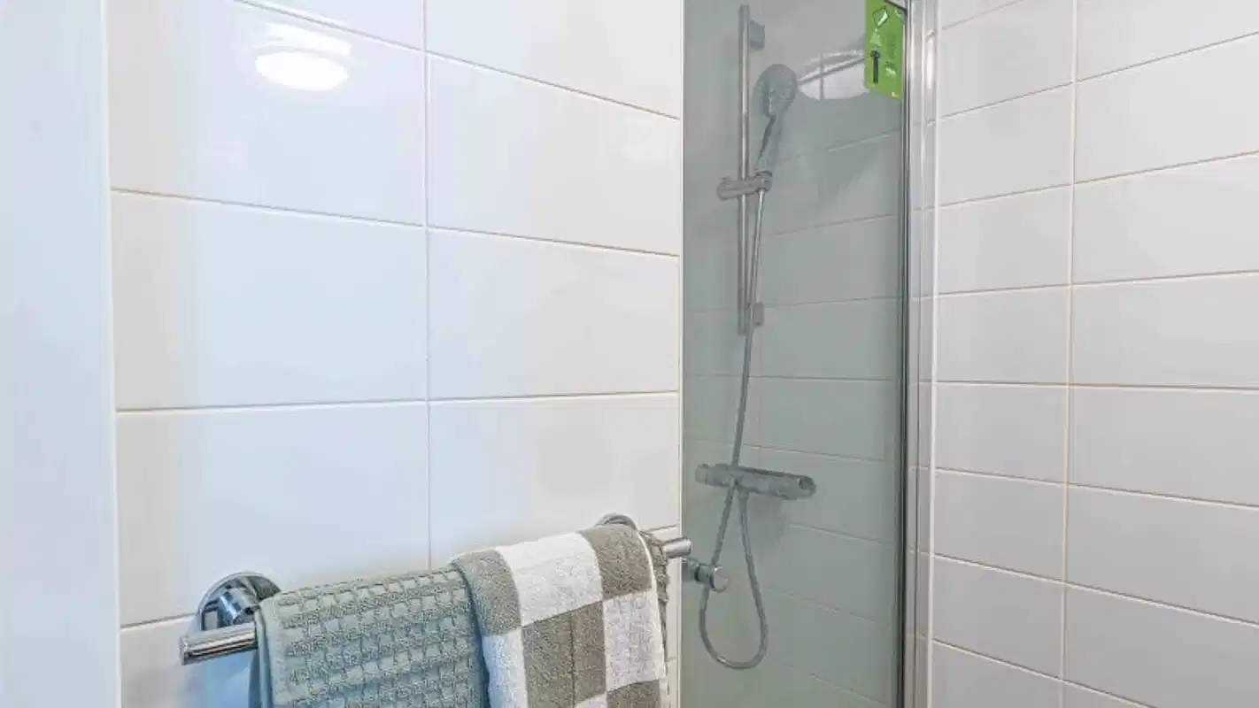 Amenities?w=400&h=260&fit=crop&q=40&auto=format&trim=auto