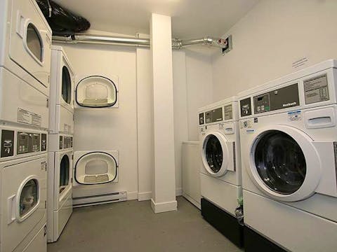1513729718_laundry_room