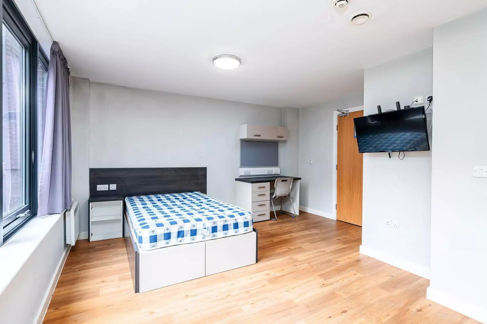 Sovereign House, Sheffield - Sheffield, England, United Kingdom - Premium Studio - Double - Bedroom
