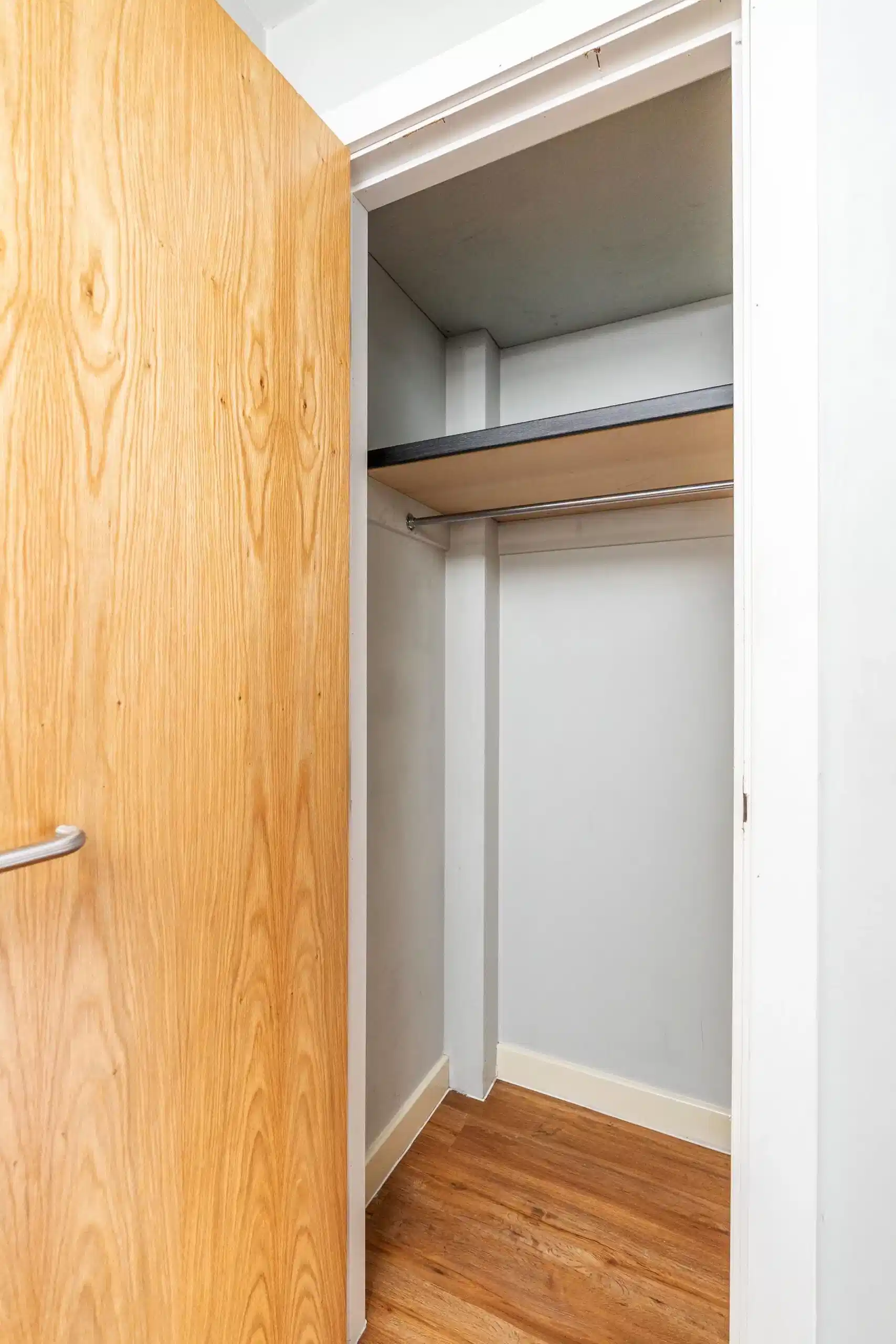 Premium Studio - Double - Bedroom?w=400&h=260&fit=crop&q=40&auto=format&trim=auto