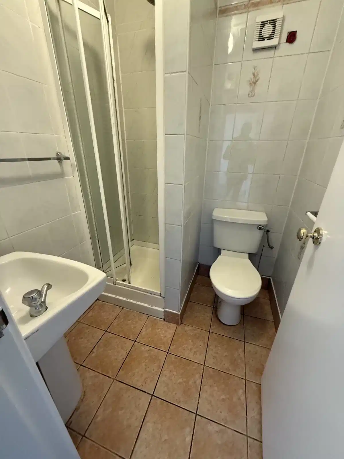 Kitchen?w=400&h=260&fit=crop&q=40&auto=format&trim=auto