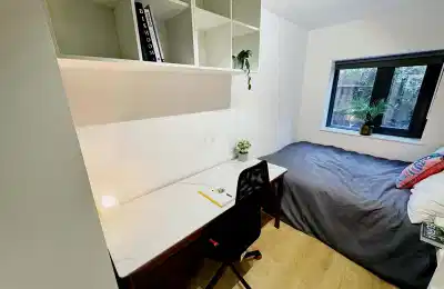 Kitchen?w=400&h=260&fit=crop&q=40&auto=format&trim=auto