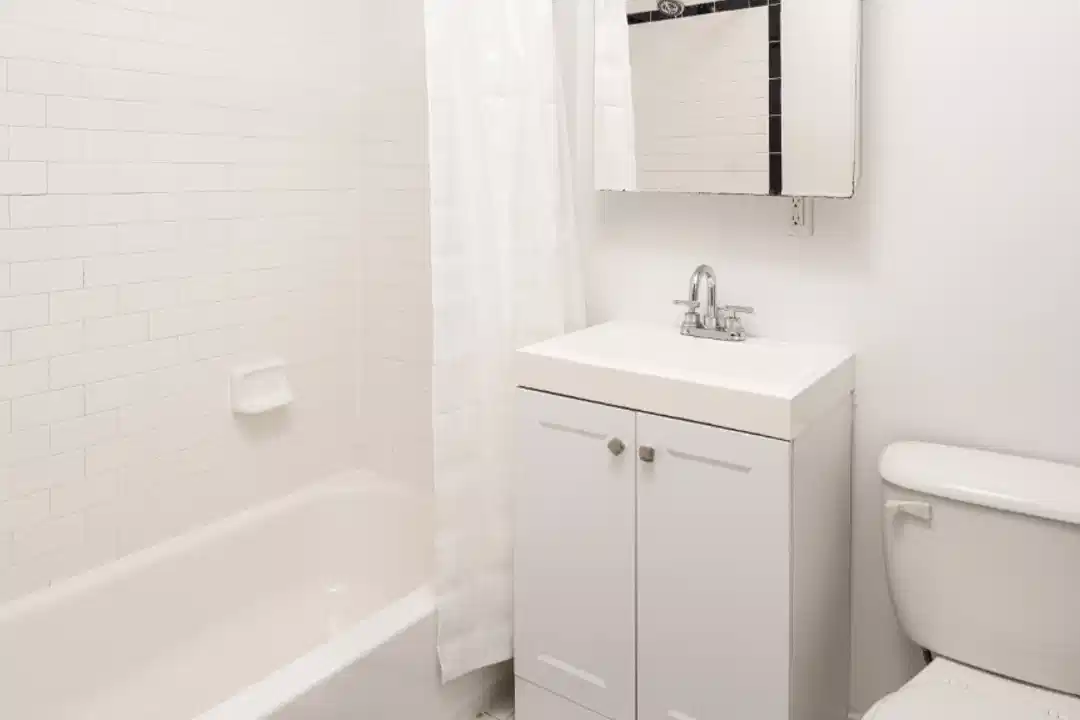 E 59th St, New York - New York City, New York, United States - Bathroom