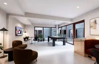 Straits Mile, Edinburgh - Edinburgh, Scotland, United Kingdom - Common Area