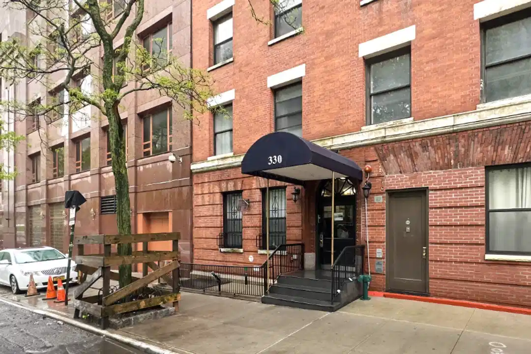 E 35th St, New York - New York City, New York, United States - Exterior