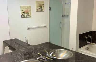 Liwinco Bloor East, Toronto - Toronto, Ontario, Canada - Bathroom