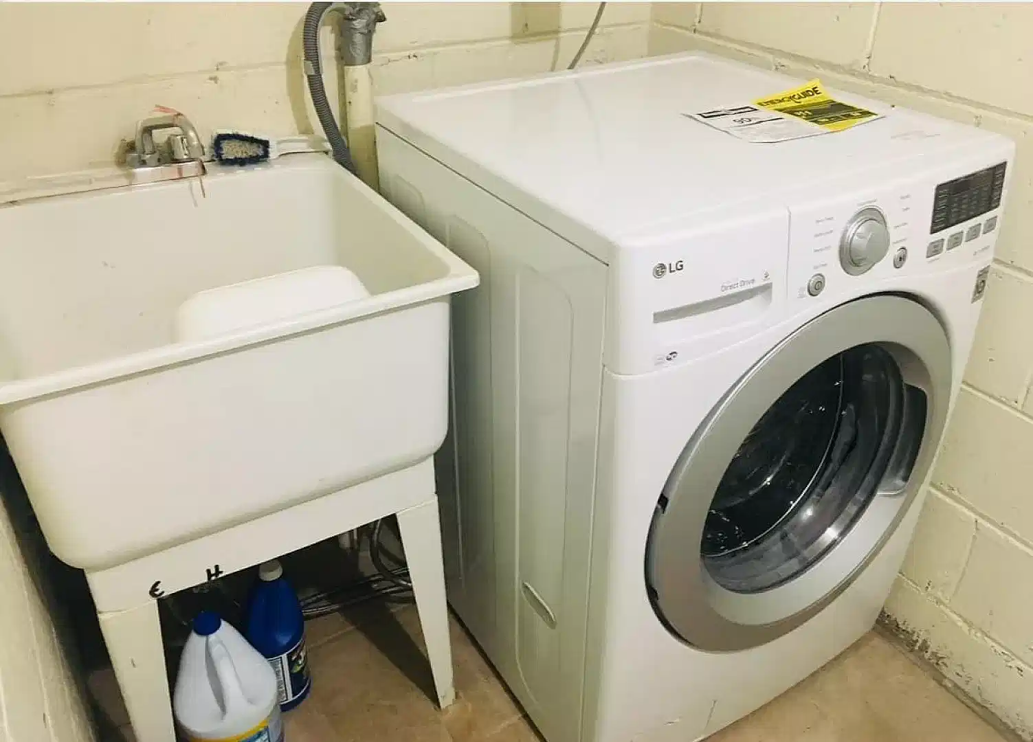 SPR M9V4E4, Toronto - Toronto, Ontario, Canada - Amenities