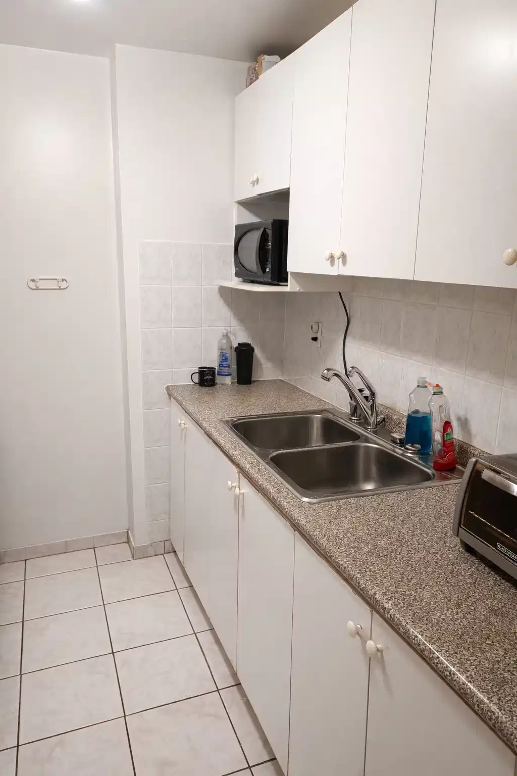 Amenities?w=400&h=260&fit=crop&q=40&auto=format&trim=auto