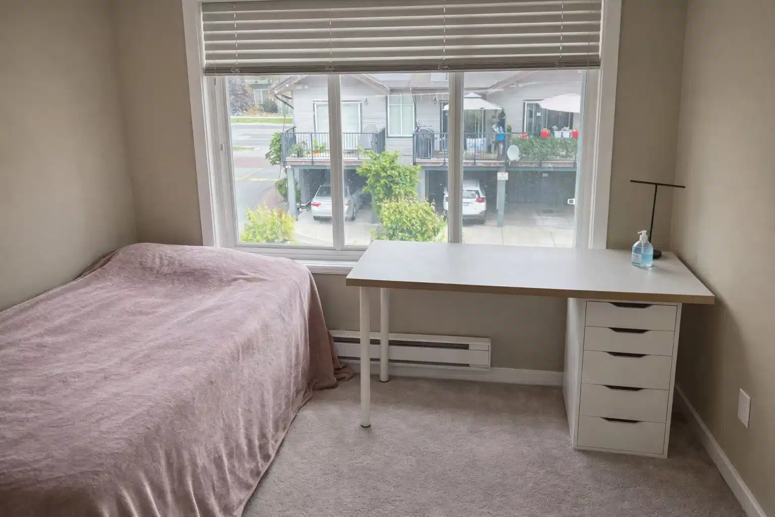 SPR V3R1M2, Surrey - Surrey, Canada - Bedroom