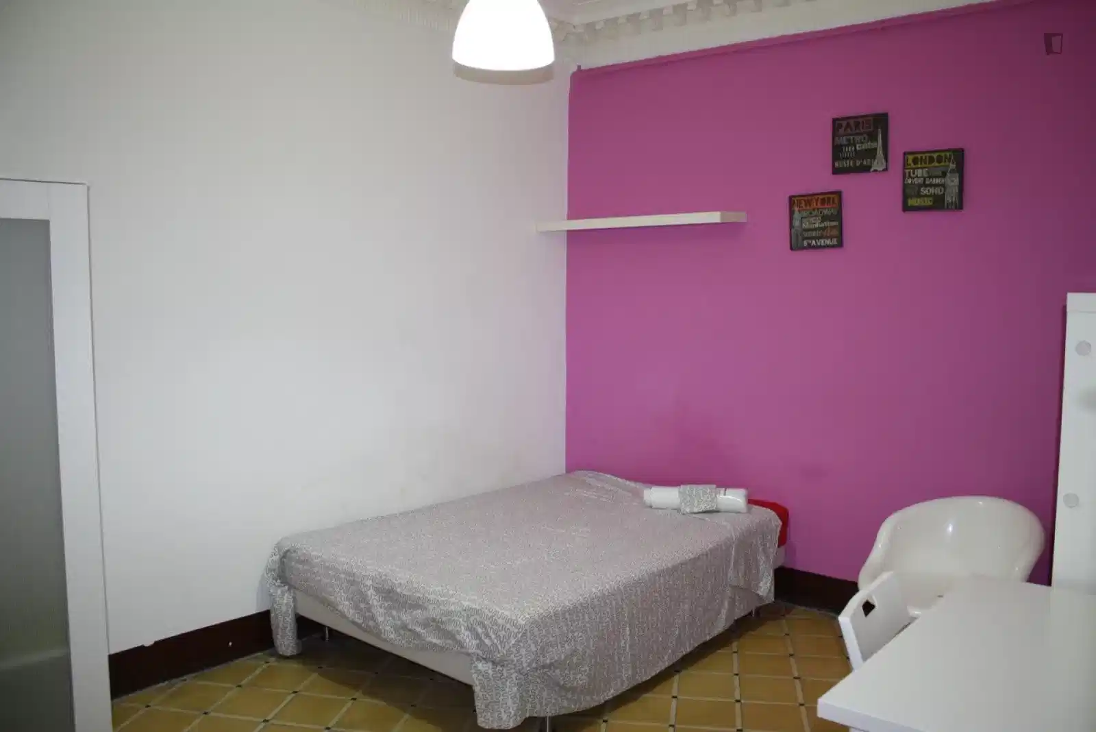 UNP 08003, Barcelona - Barcelona, Spain - Room in a 6 Bed 1 Bath - Bedroom