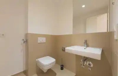Amenities?w=400&h=260&fit=crop&q=40&auto=format&trim=auto