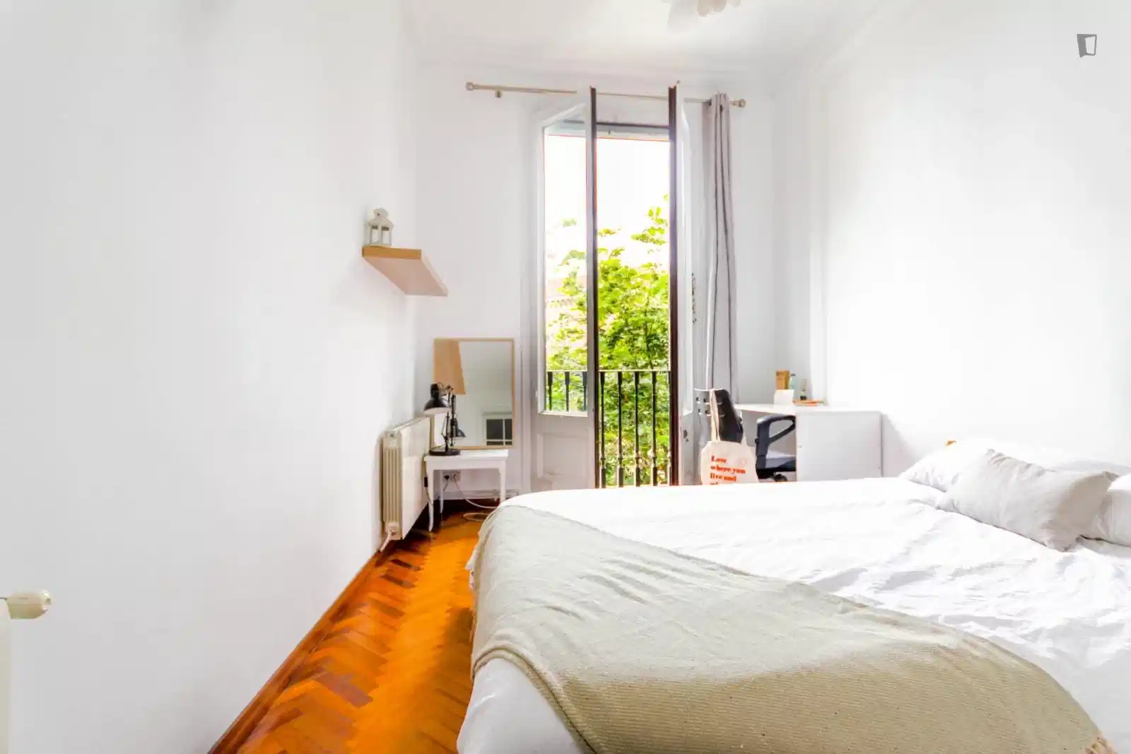UNP 08007, Barcelona - Barcelona, Spain - Room in 5 Bed 2 Bath - Bedroom