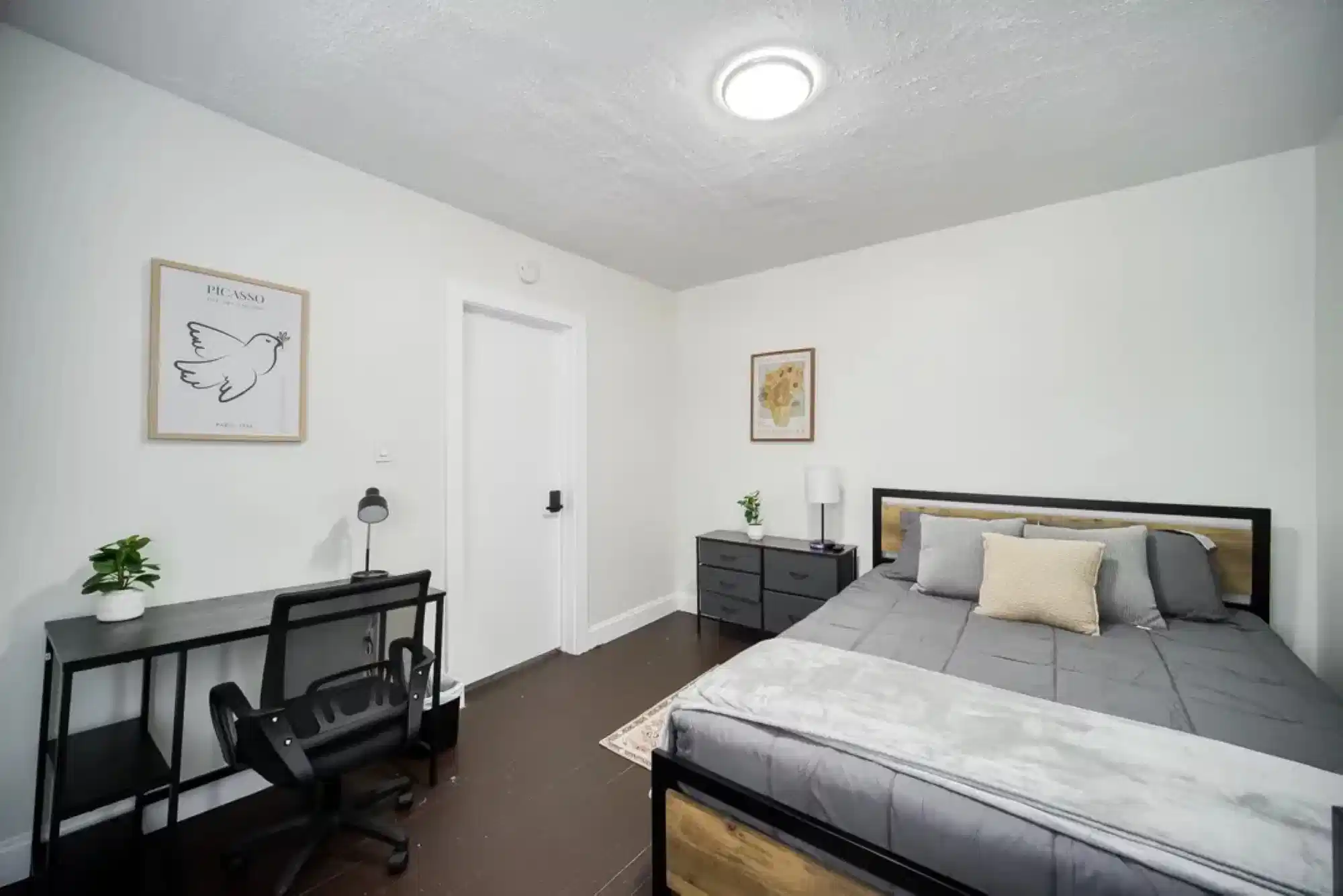 #59325: Room in 8 Bed 2 Bath - Bedroom?w=400&h=260&fit=crop&q=40&auto=format&trim=auto