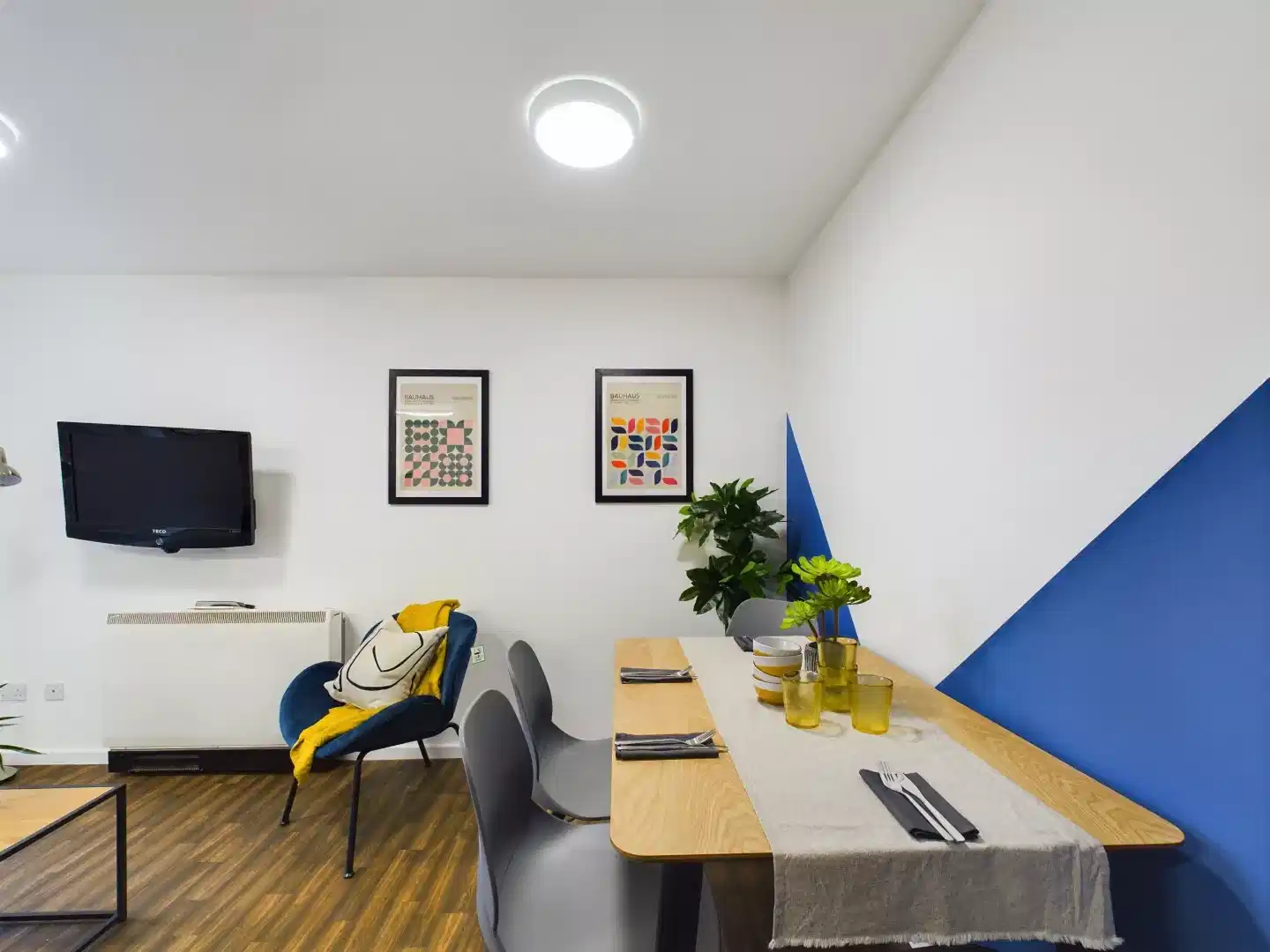 15 Brookside, Derby - Derby, England, United Kingdom - 4 Bedroom House - Amenities