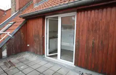 Exterior?w=400&h=260&fit=crop&q=40&auto=format&trim=auto