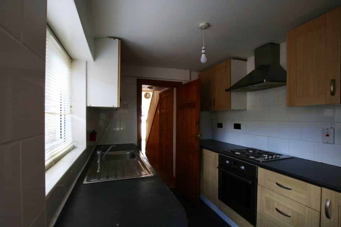 Kitchen?w=400&h=260&fit=crop&q=40&auto=format&trim=auto