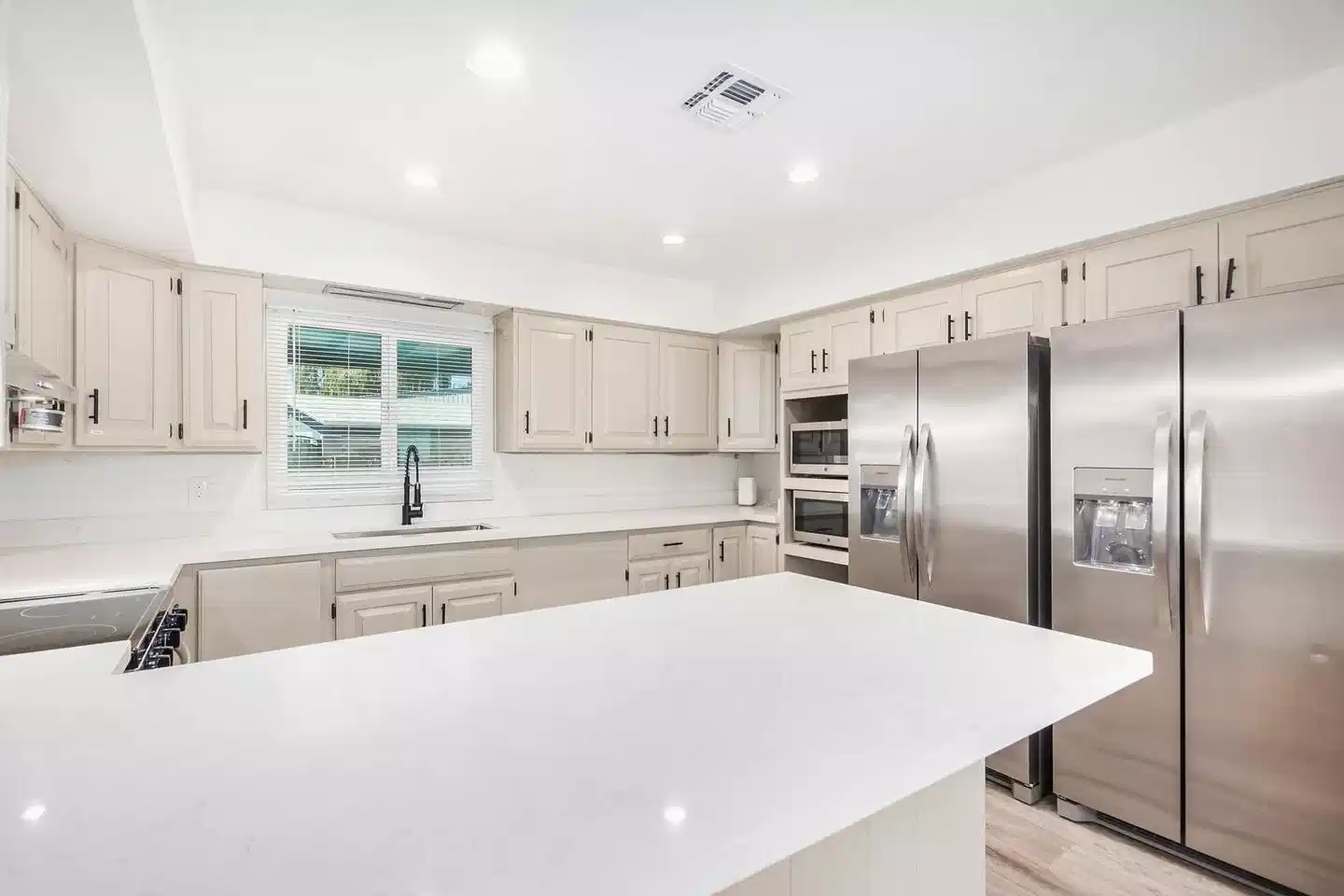 #18397: Room in 8 Bed 2 Bath - Bathroom?w=400&h=260&fit=crop&q=40&auto=format&trim=auto