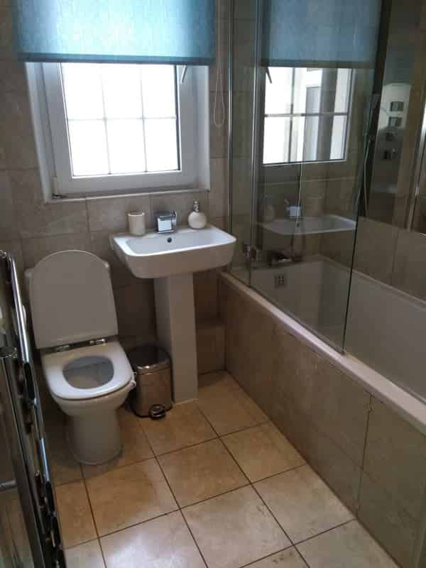 Kitchen?w=400&h=260&fit=crop&q=40&auto=format&trim=auto