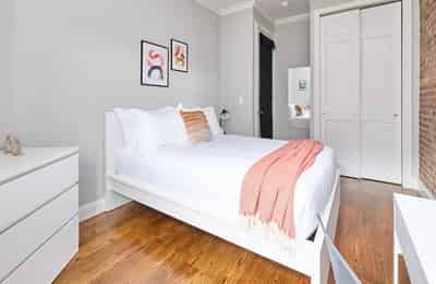 Amenities?w=400&h=260&fit=crop&q=40&auto=format&trim=auto
