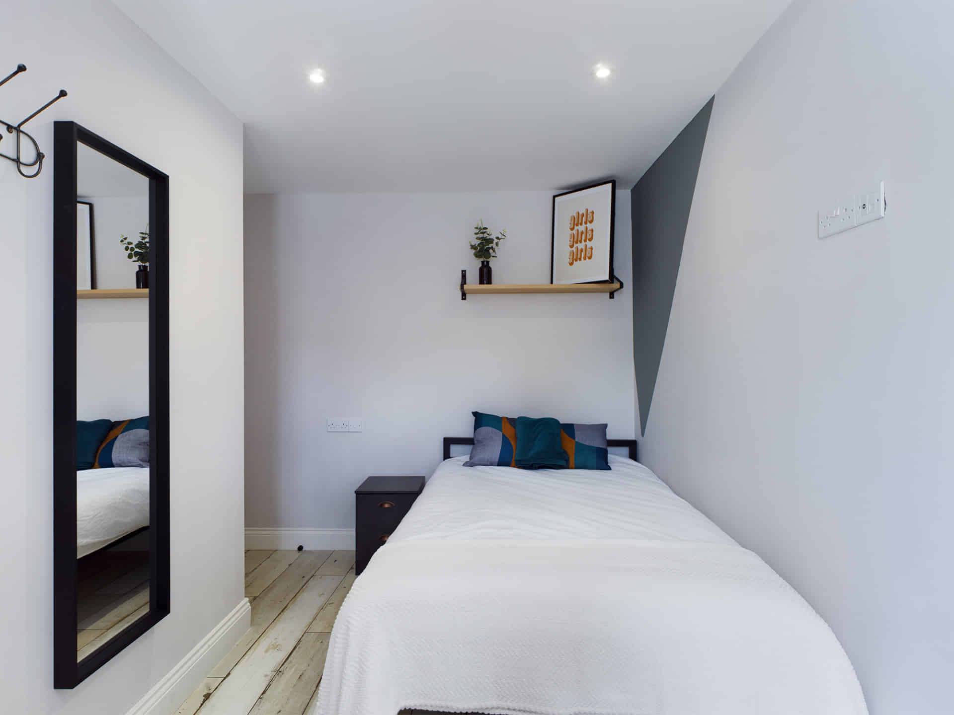 4 Well Meadow Drive, Sheffield - Sheffield, England, United Kingdom - Bedroom