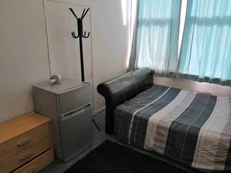 15 Collins Street, Bristol - Bristol, England, United Kingdom - Bedroom
