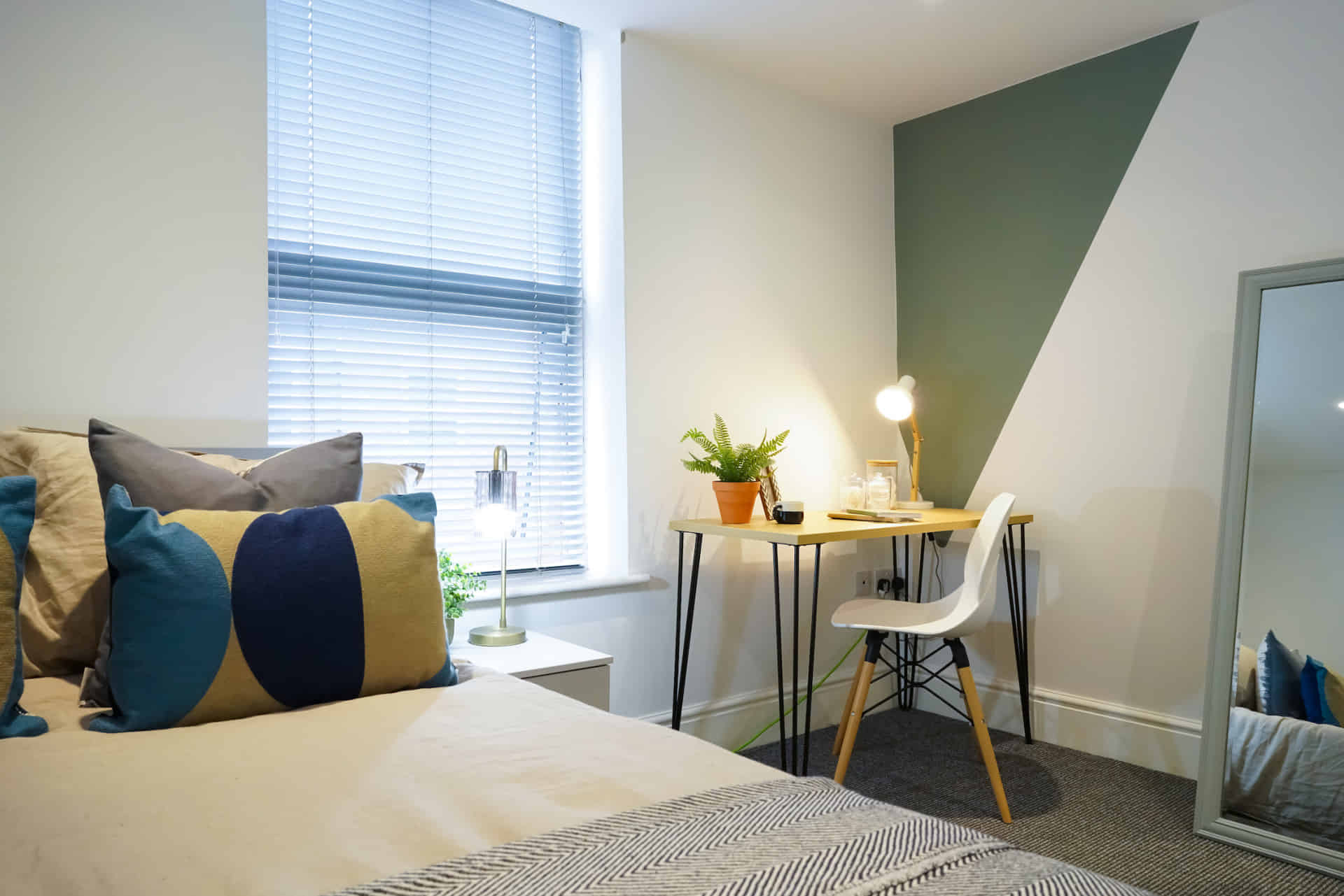 24 Studios at West Parade, Lincoln - Lincoln, England, United Kingdom - Bedroom
