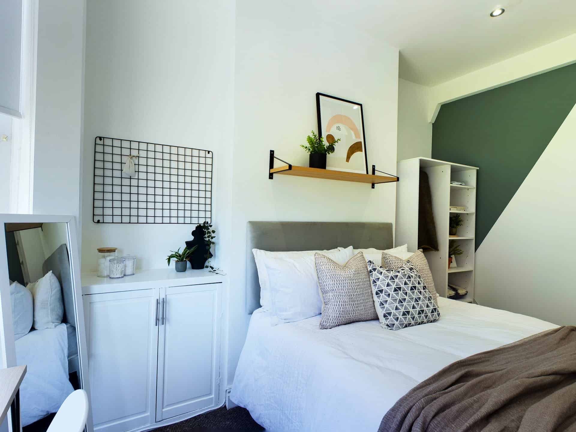 7 Westbourne Grove, Lincoln - Lincoln, England, United Kingdom - 4 Bedroom 2 Bathroom Apartment - Bedroom