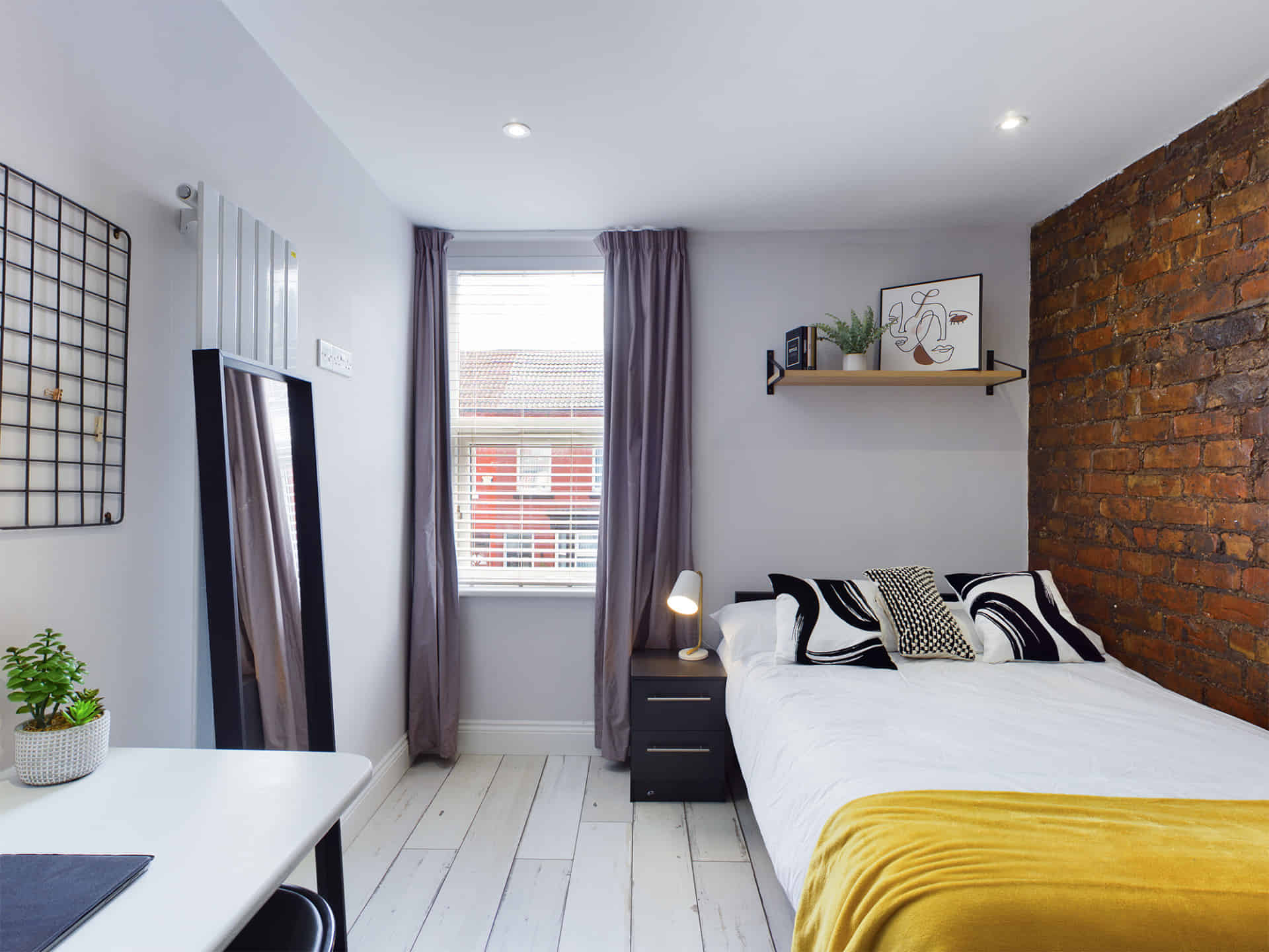Lawrence Road L15, Liverpool - Liverpool, England, United Kingdom - 6 Bedroom Apartment  - Bedroom