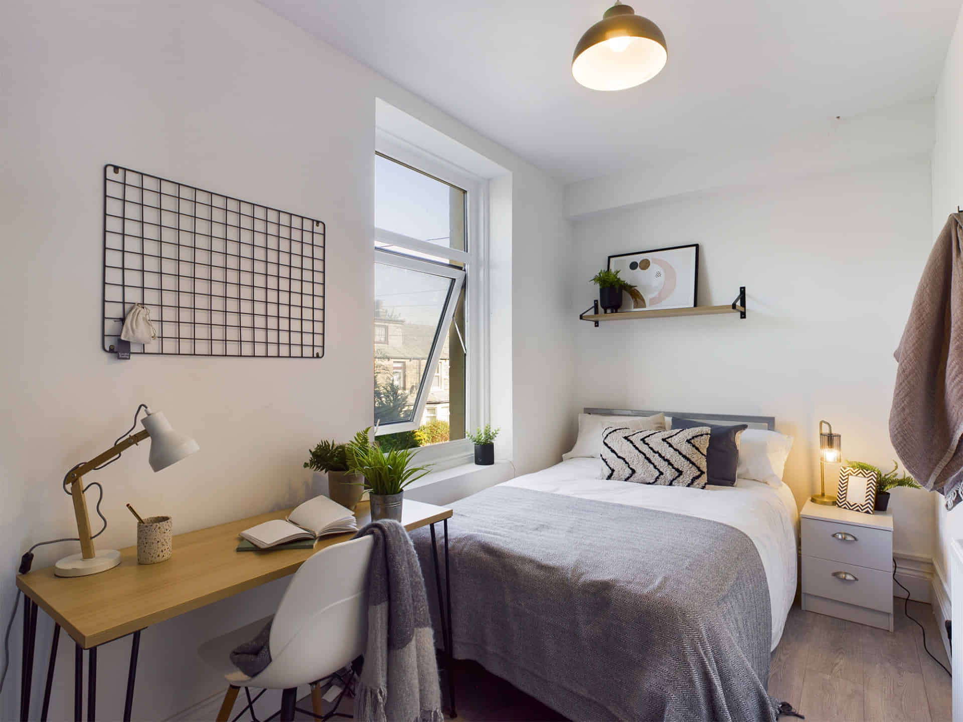 Flat 5 265 Edge Lane, Liverpool - Liverpool, England, United Kingdom - Bedroom