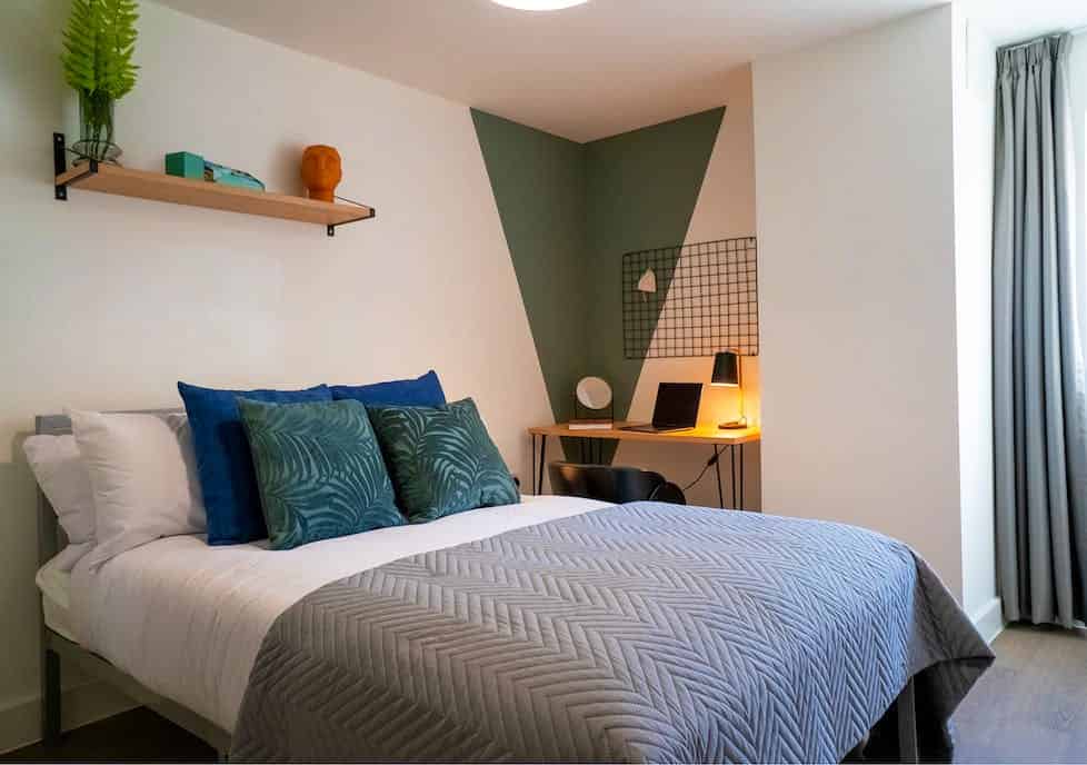 32 Monks Road, Lincoln - Lincoln, England, United Kingdom - 5 Bedroom  5 Bathroom Apartment - Bedroom