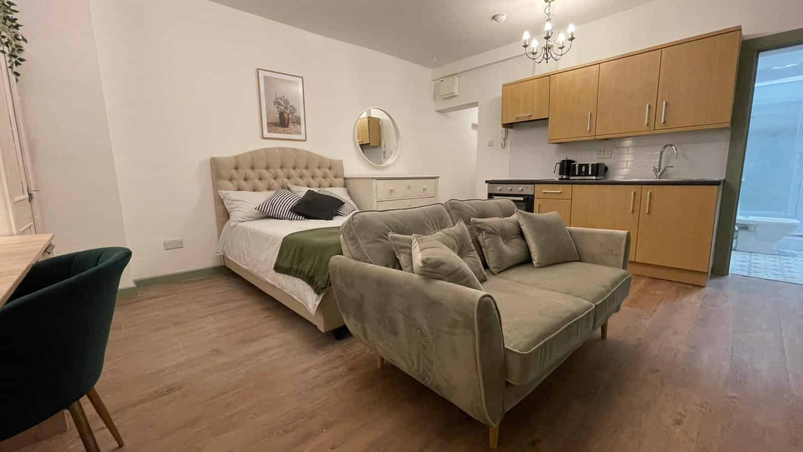 Bedroom?w=400&h=260&fit=crop&q=40&auto=format&trim=auto