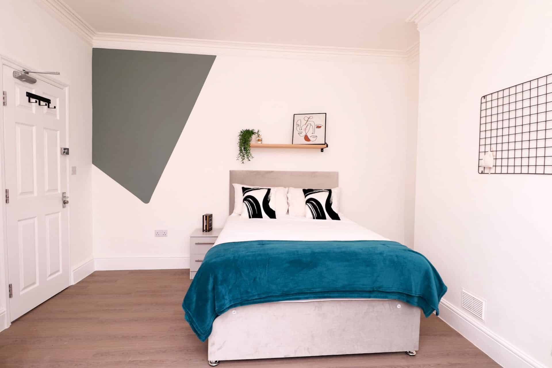 Bedroom?w=400&h=260&fit=crop&q=40&auto=format&trim=auto