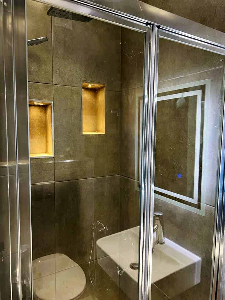 53 Old Oak Common Lane II, London - London, England, United Kingdom - 1 Bed Apartment - Bathroom