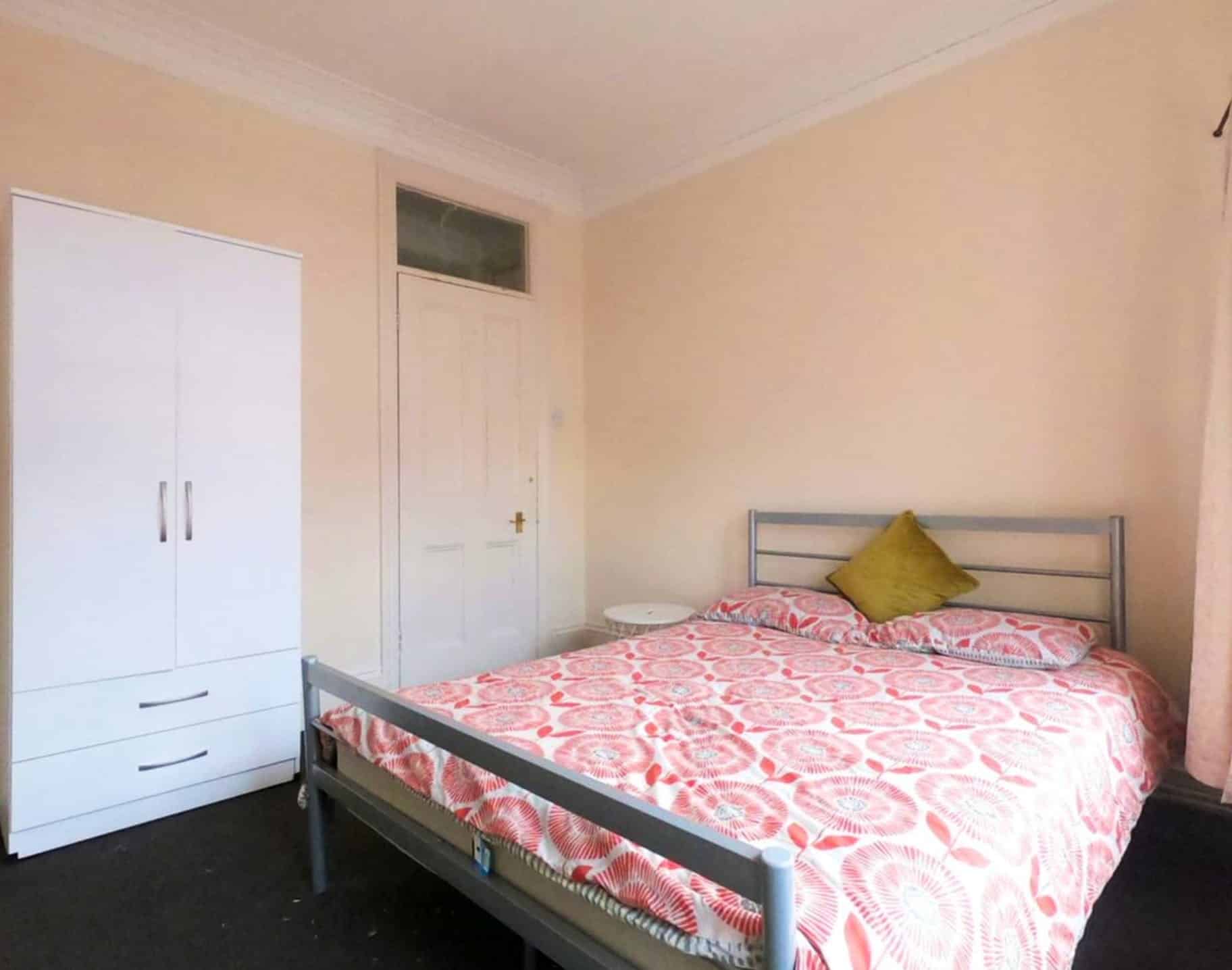 4 Bedroom Apartrment - Amenities?w=400&h=260&fit=crop&q=40&auto=format&trim=auto