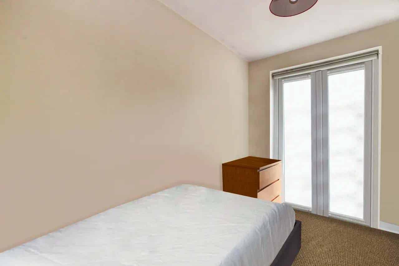 4 Bedroom 2 Bathroom Apartment  - Bedroom?w=400&h=260&fit=crop&q=40&auto=format&trim=auto