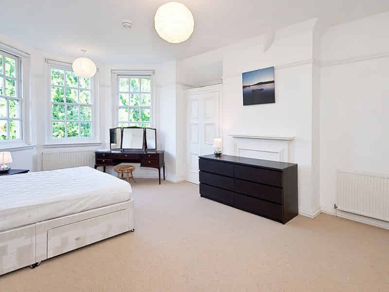 Amenities?w=400&h=260&fit=crop&q=40&auto=format&trim=auto