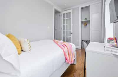 Amenities?w=400&h=260&fit=crop&q=40&auto=format&trim=auto