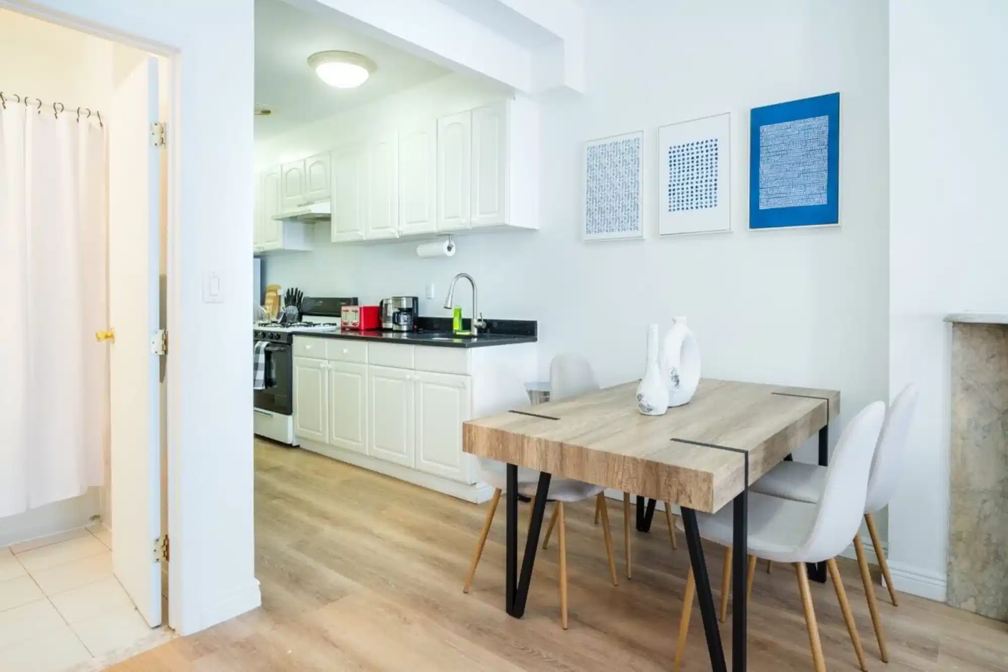 Kitchen?w=400&h=260&fit=crop&q=40&auto=format&trim=auto