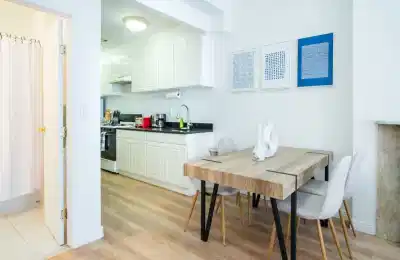 Kitchen?w=400&h=260&fit=crop&q=40&auto=format&trim=auto