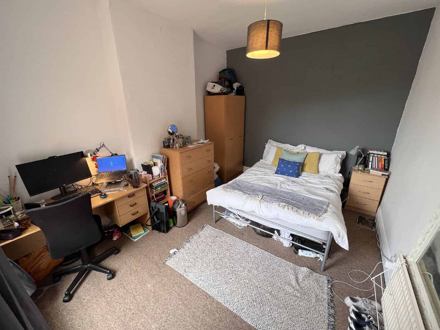 Common Area?w=400&h=260&fit=crop&q=40&auto=format&trim=auto