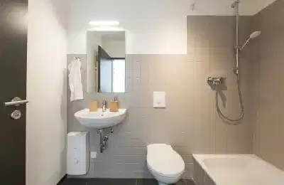 Amenities?w=400&h=260&fit=crop&q=40&auto=format&trim=auto