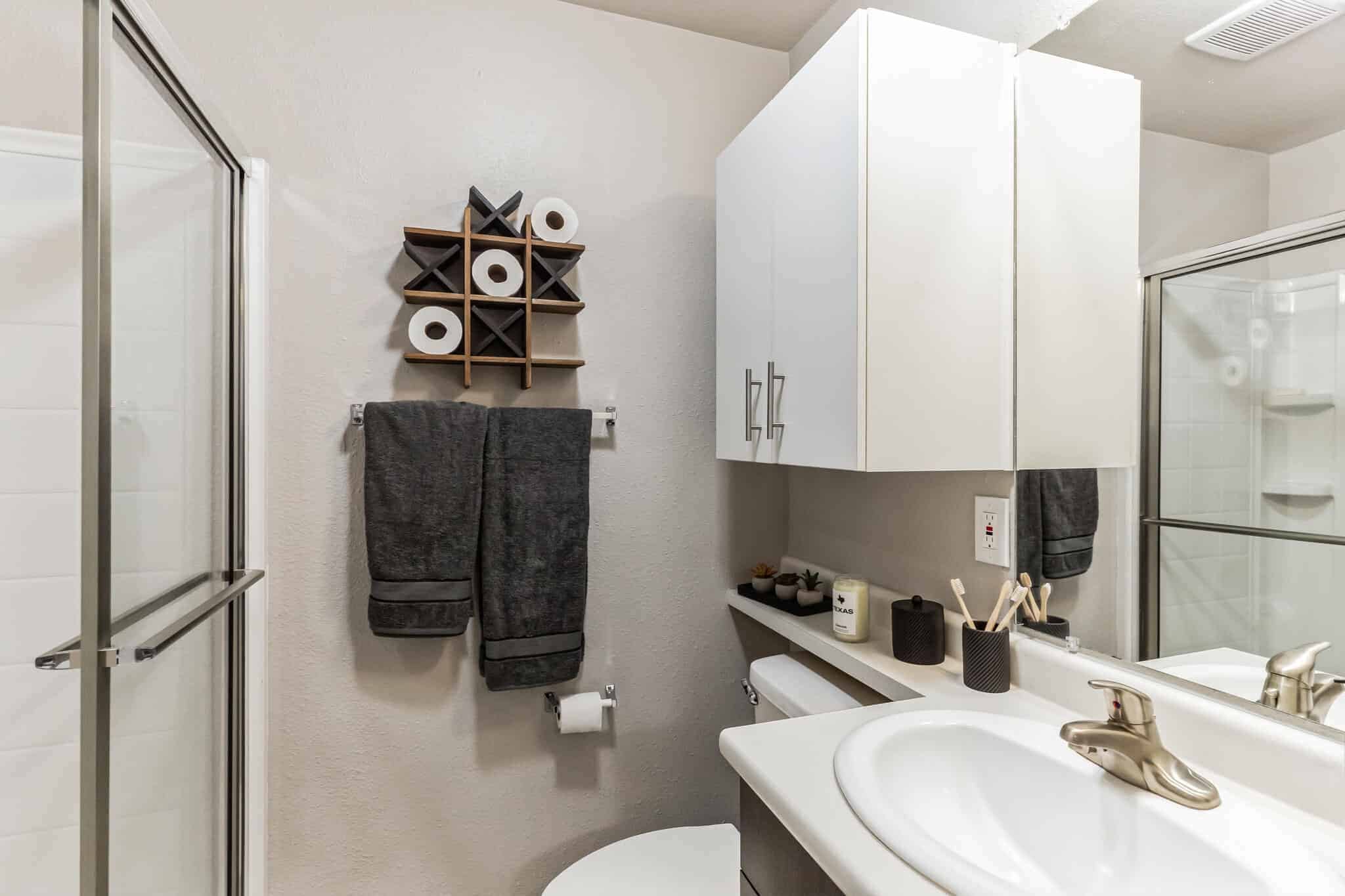 12 North, College Station - College Station, Texas, United States - Bathroom